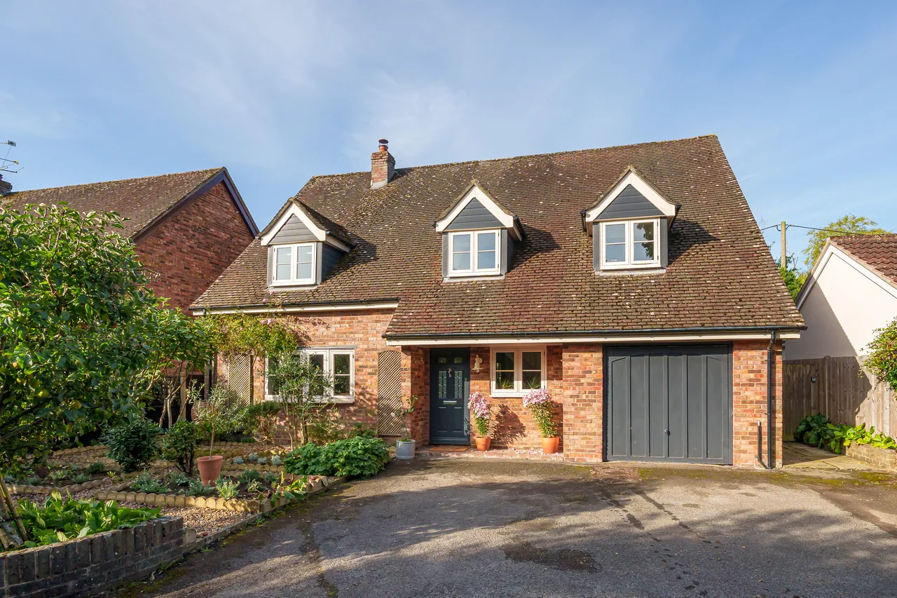 4 bed house for sale — Eggars Field, Bentley, Farnham, GU10