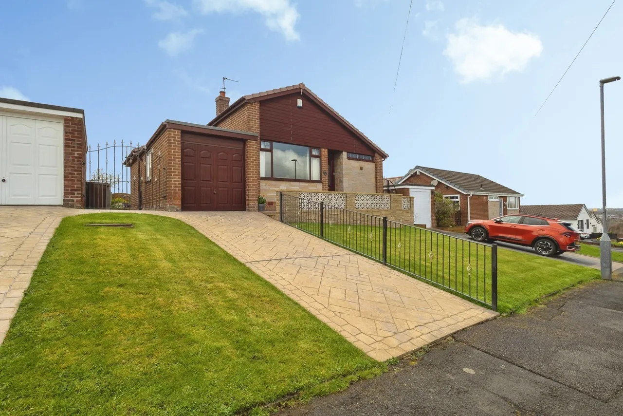 2 bed house for sale — Laburnum Avenue, Dukinfield, Greater Manchester, SK16