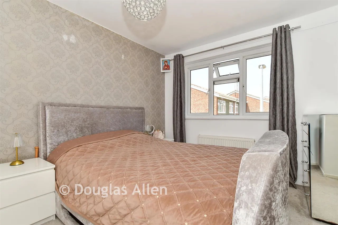 Grosvenor Drive, Hornchurch, RM11, photo 10