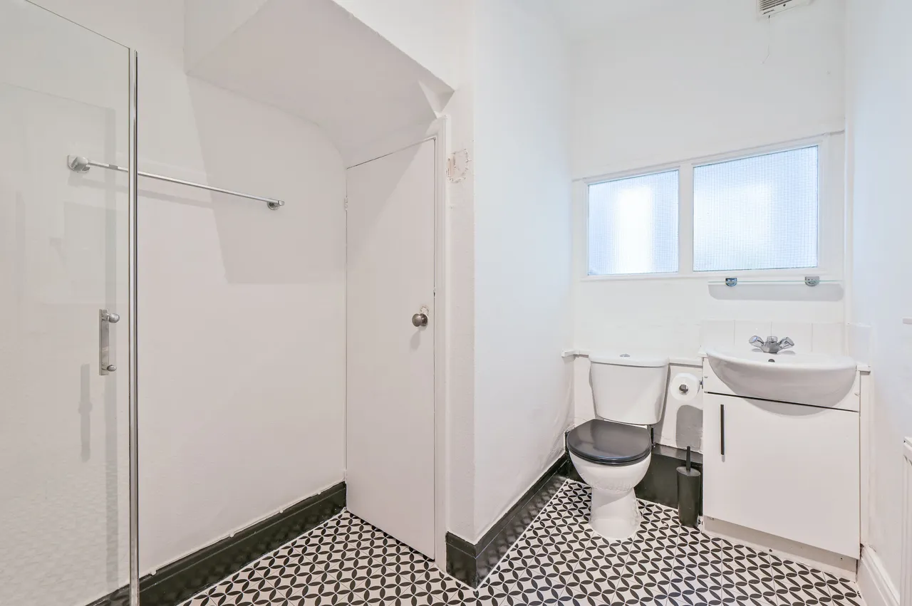 London, NW11, photo 6