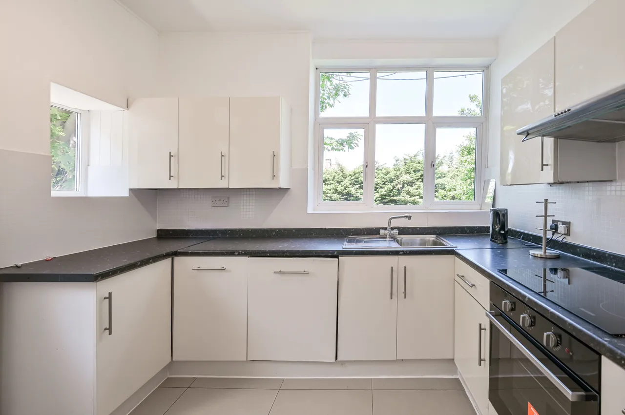 London, NW11, photo 8