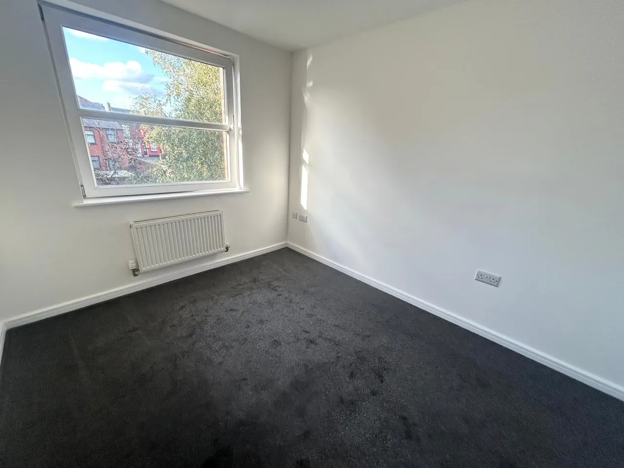 Lower Hall Street, WA10, photo 3