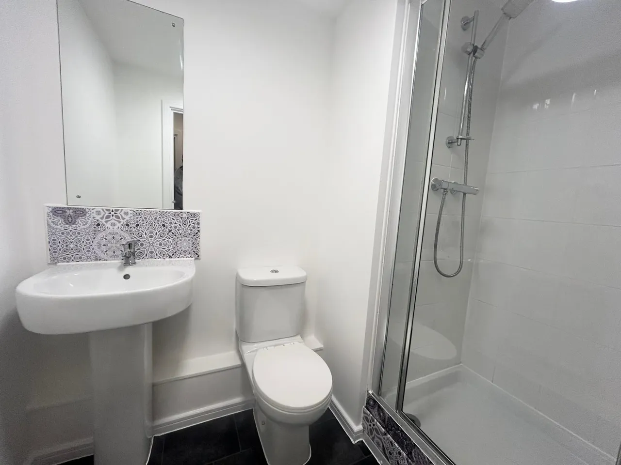 Lower Hall Street, WA10, photo 5