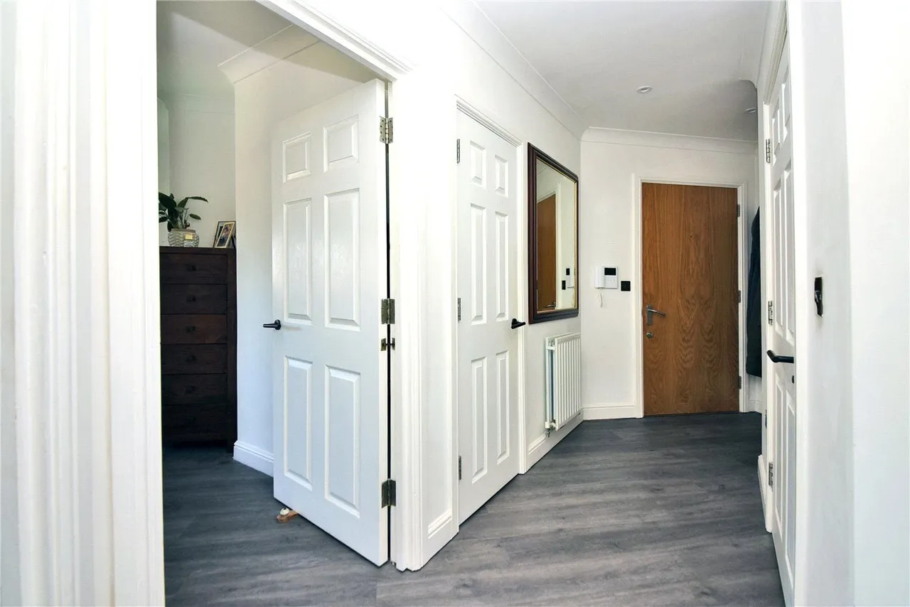 High Street, Banstead, SM7, photo 6