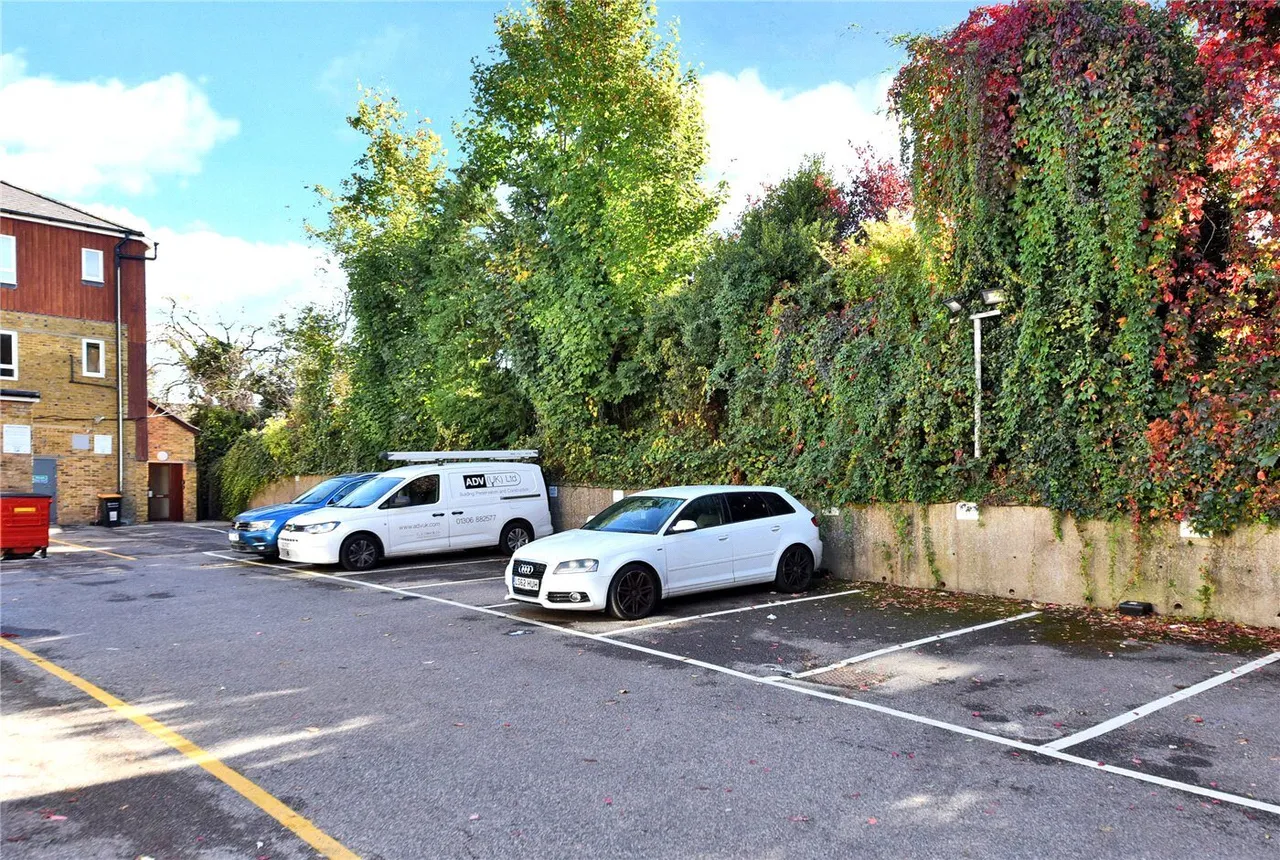 High Street, Banstead, SM7, photo 11