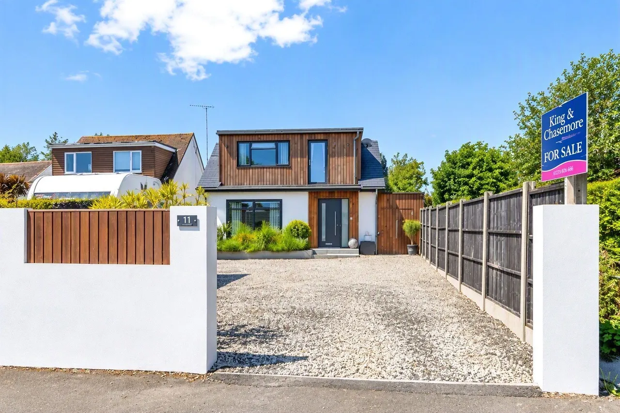 3 bed house for sale, Hewarts Lane, Rose Green, PO21