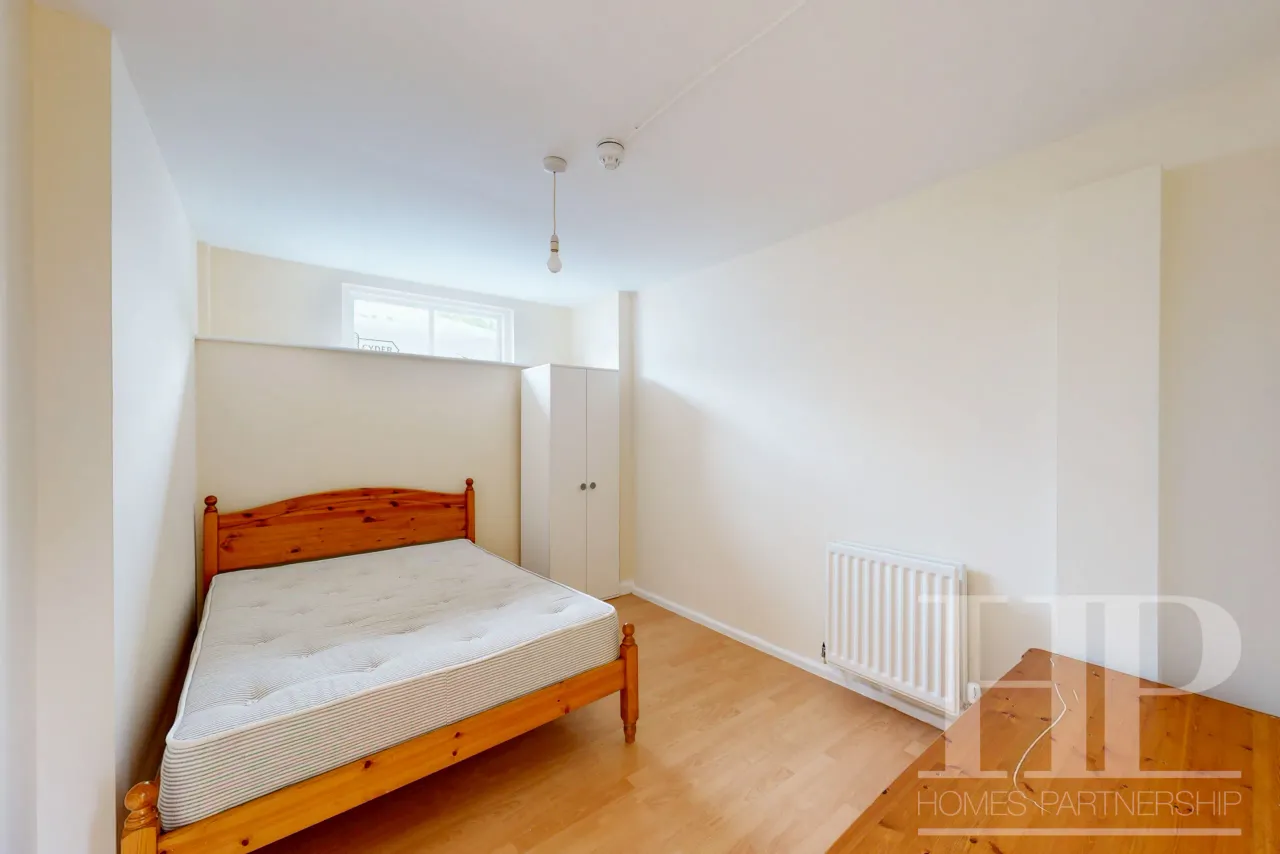 1 bed property to rent, Black Horse Stables Reigate Road, Horley, RH6