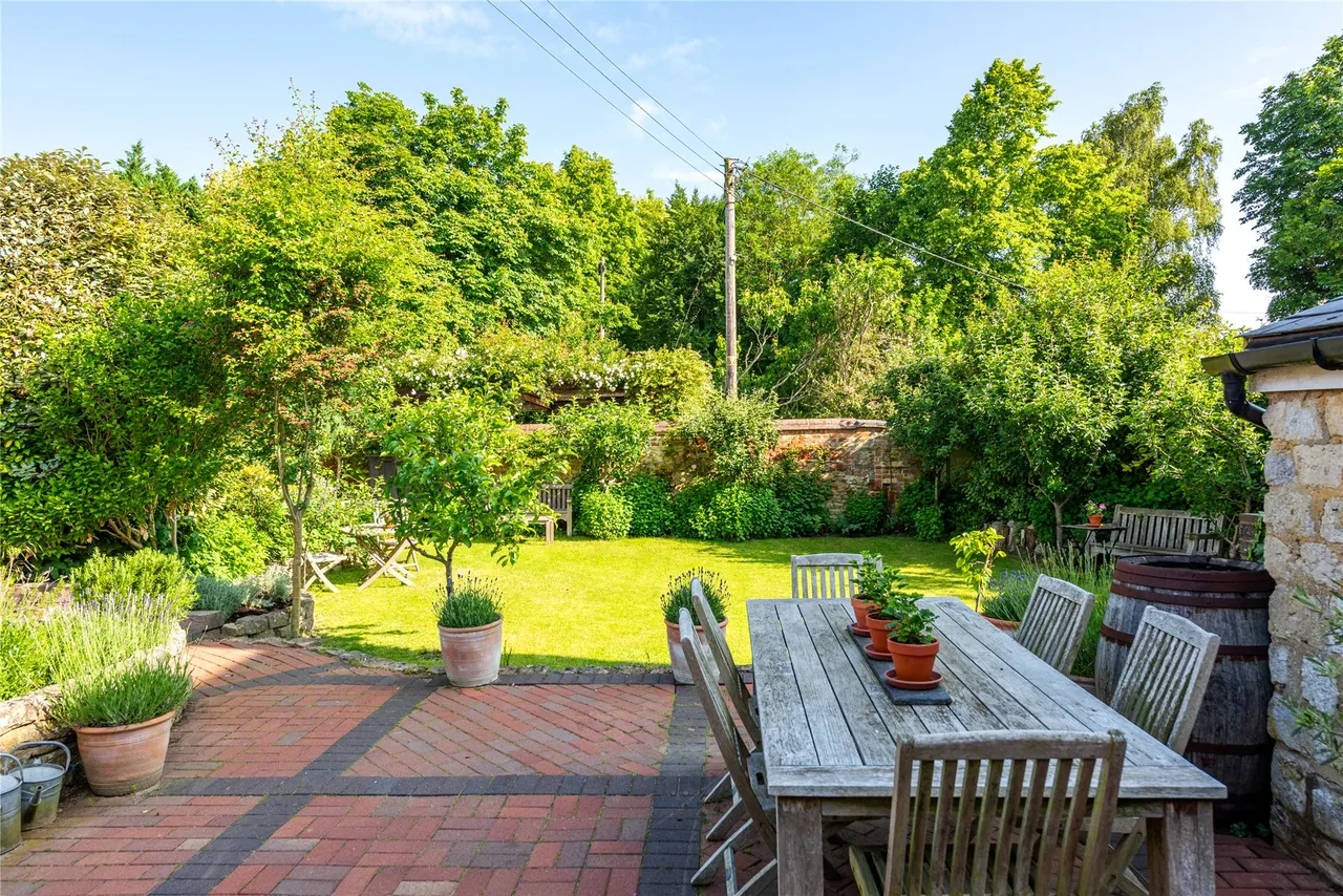 Main Street, Shalstone, MK18, photo 20