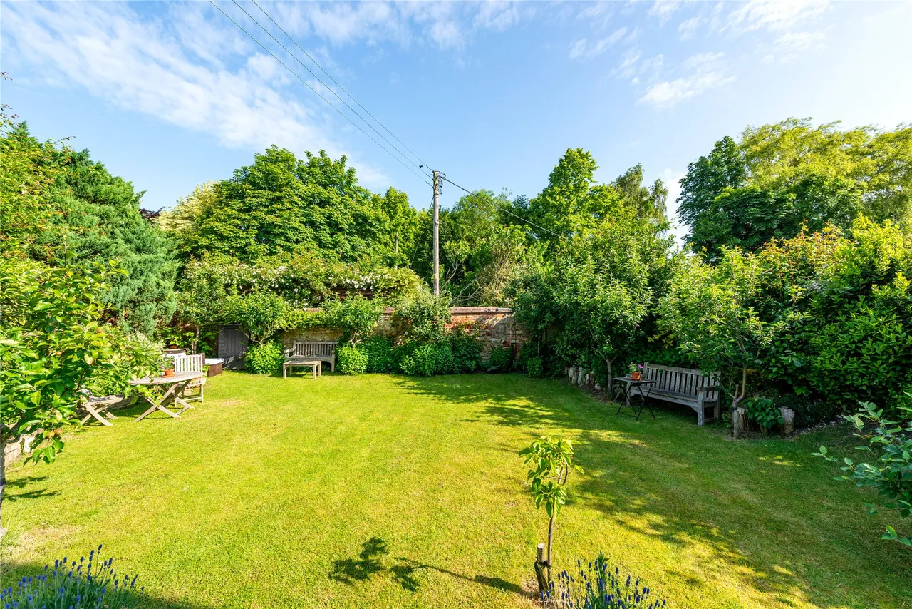 Main Street, Shalstone, MK18, photo 4