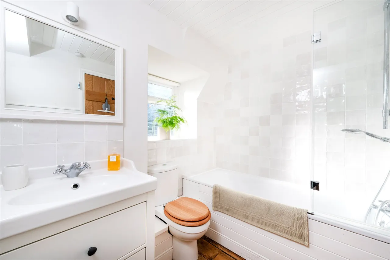 Main Street, Shalstone, MK18, photo 6