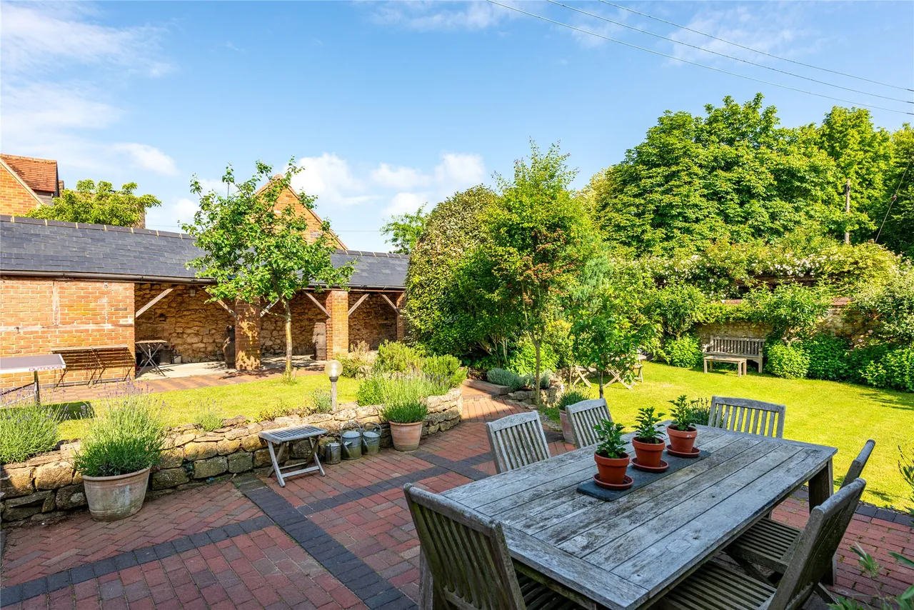 Main Street, Shalstone, MK18, photo 13