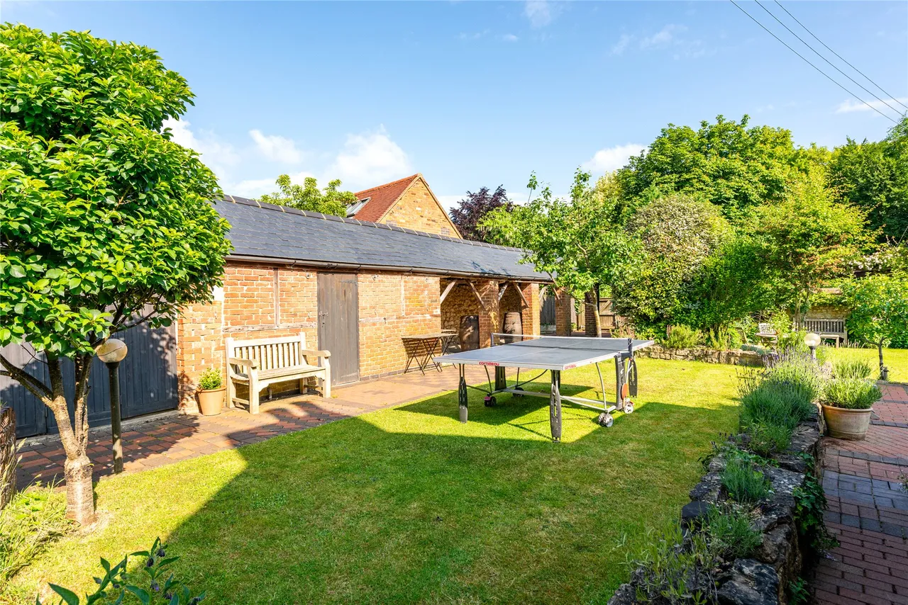 Main Street, Shalstone, MK18, photo 19