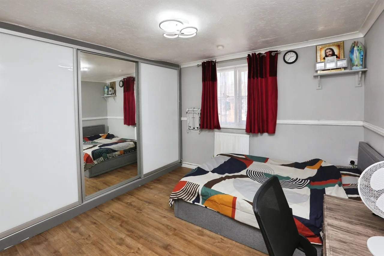 St. Anns Crescent, Gosport, PO12, photo 5