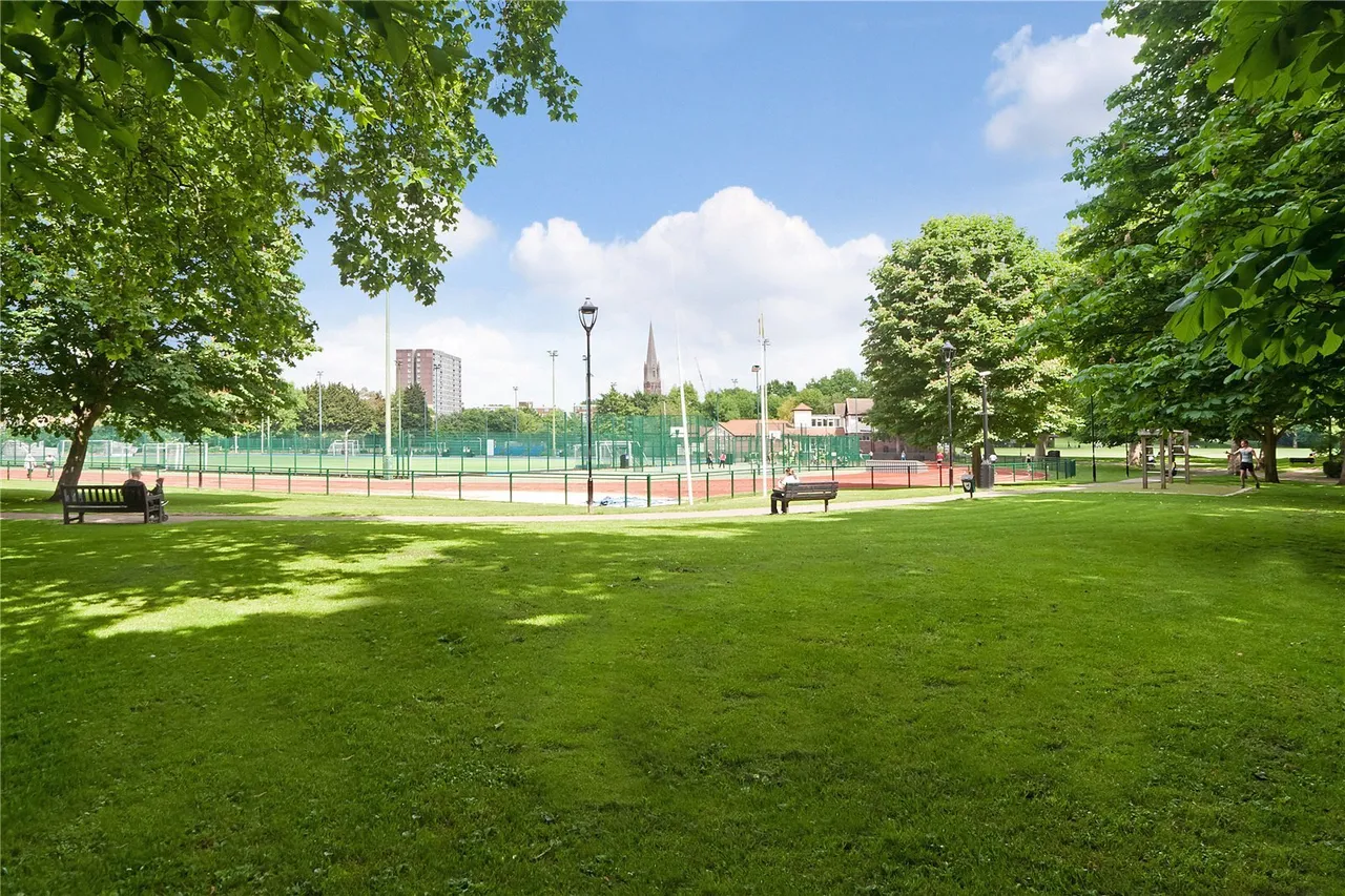 Essendine Road, London, W9, photo 9