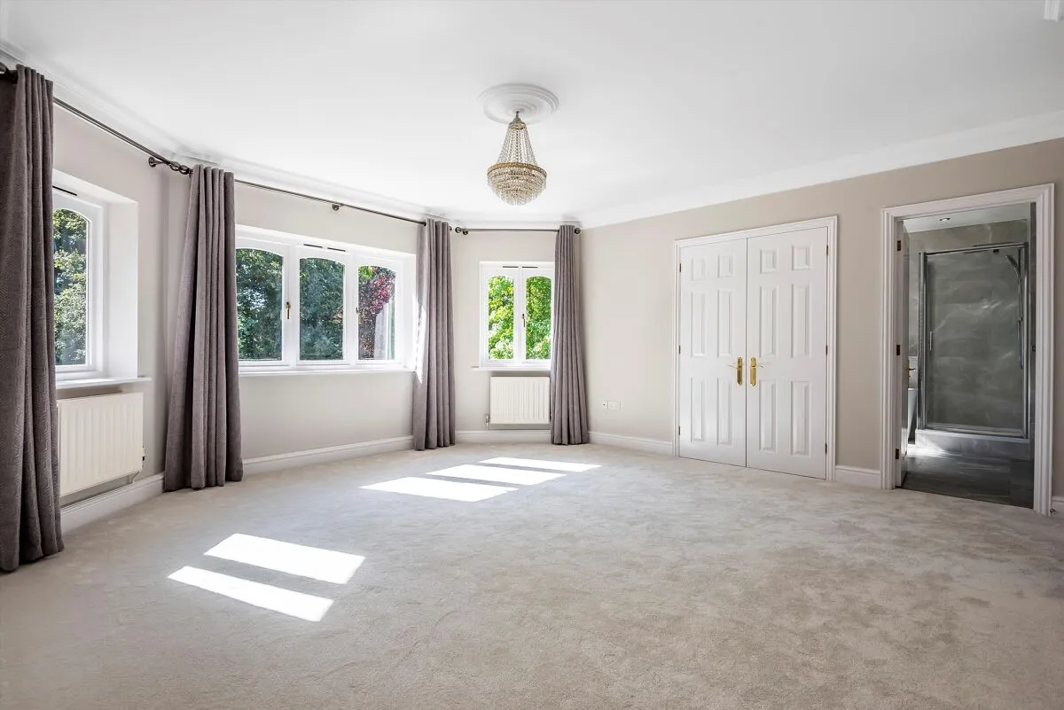 Woodlands Road East, Virginia Water, GU25, photo 13