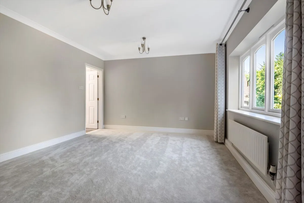 Woodlands Road East, Virginia Water, GU25, photo 9