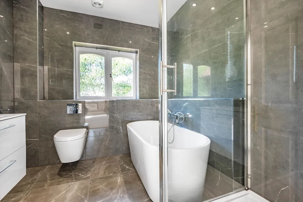 Woodlands Road East, Virginia Water, GU25, photo 16