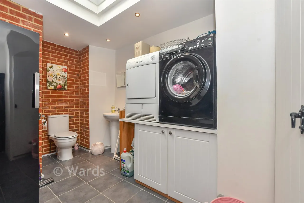 Lees Road, Yalding, ME18, photo 5