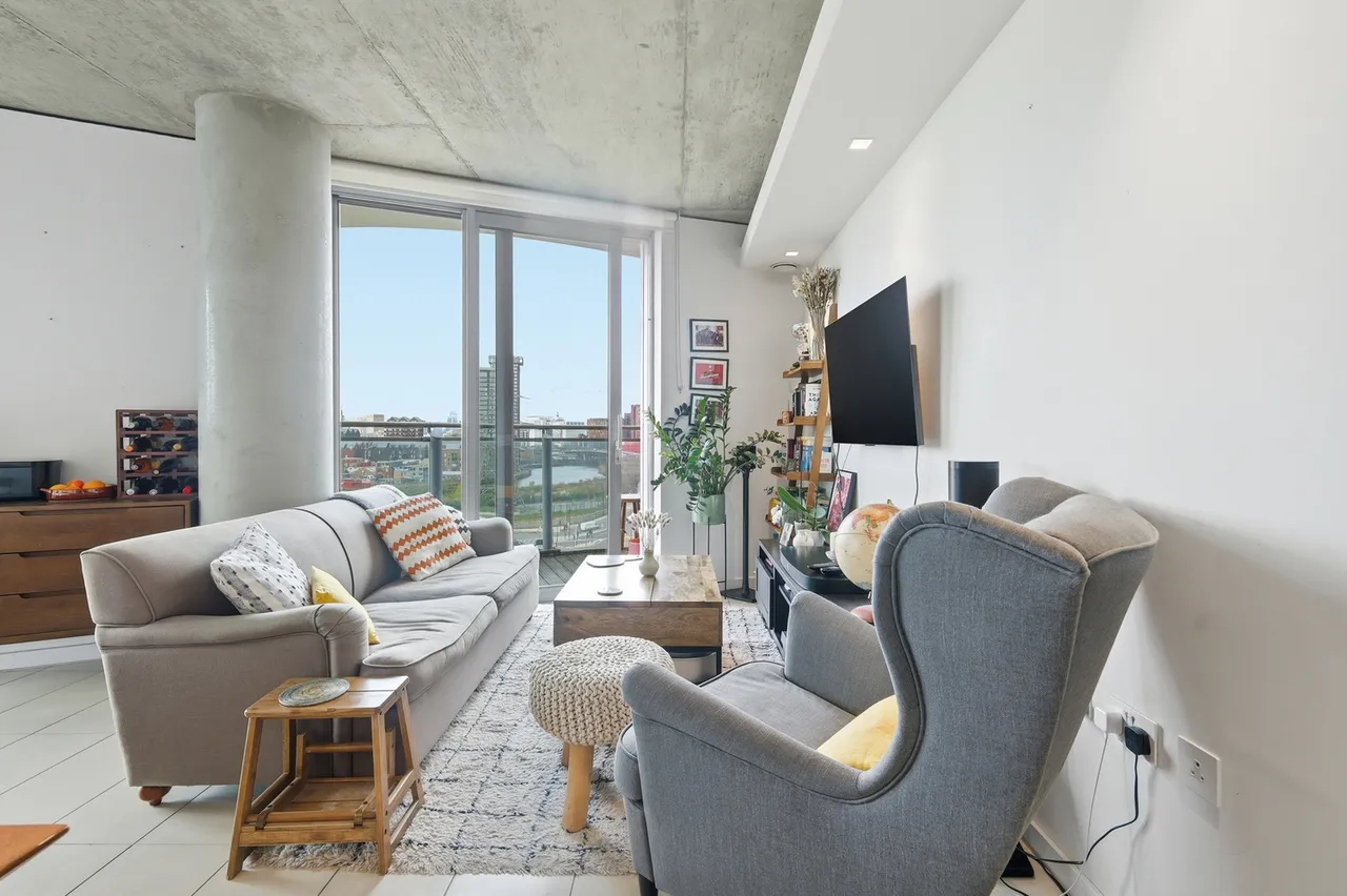 Tidal Basin Road, London, E16, photo 4