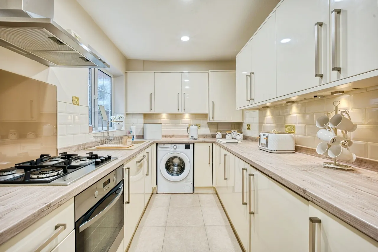 Ladybrook Road, Bramhall, Stockport, Greater Manchester, SK7, photo 6