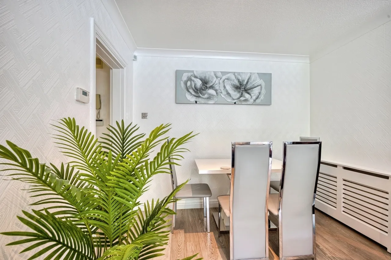 Ladybrook Road, Bramhall, Stockport, Greater Manchester, SK7, photo 5