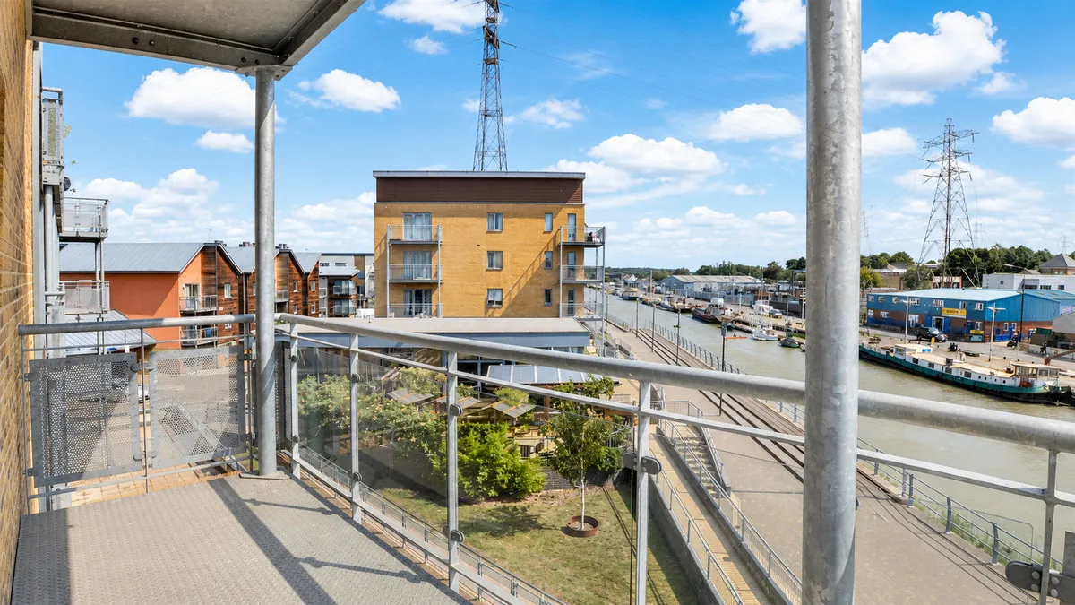 Quayside Drive, Essex, Colchester, CO2 8GQ, photo 9