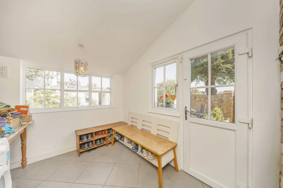 Princes Road, TW11, photo 9