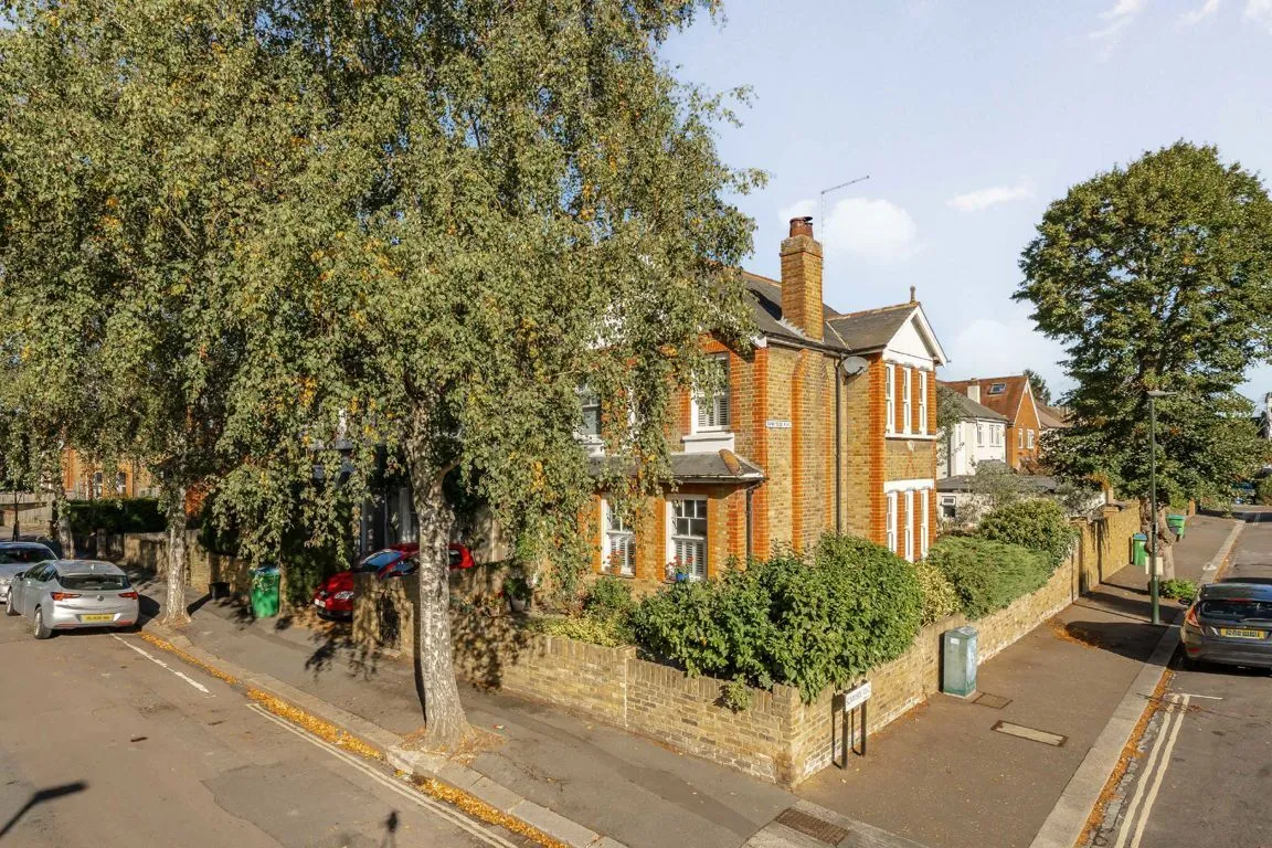3 bed house for sale, Princes Road, TW11