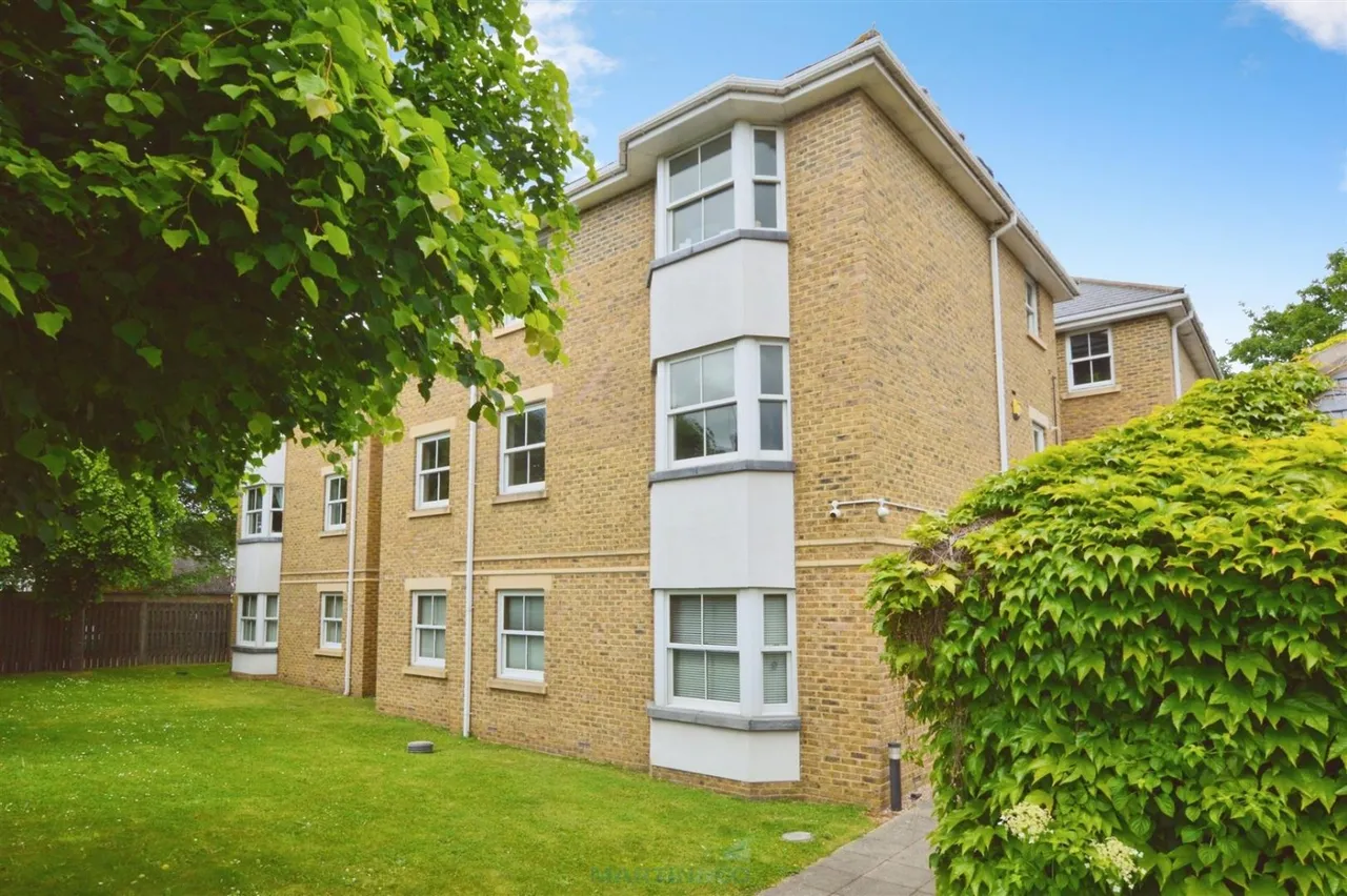 Coopers Road, DA11, photo 12