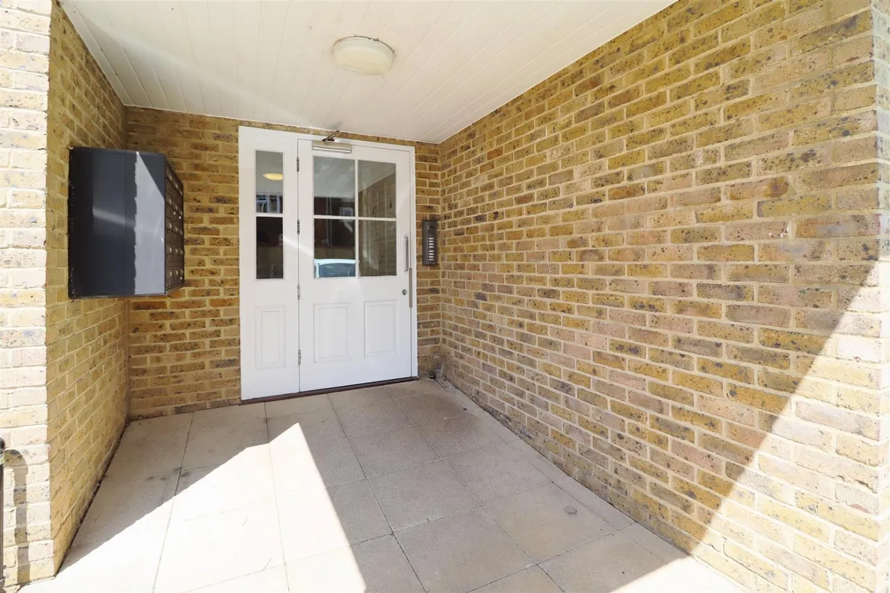 Coopers Road, DA11, photo 14