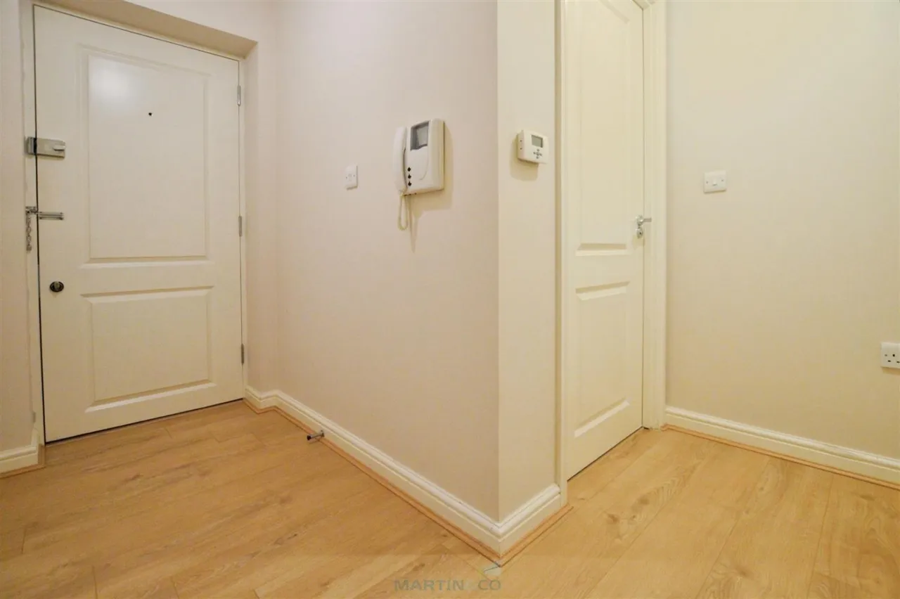 Coopers Road, DA11, photo 6