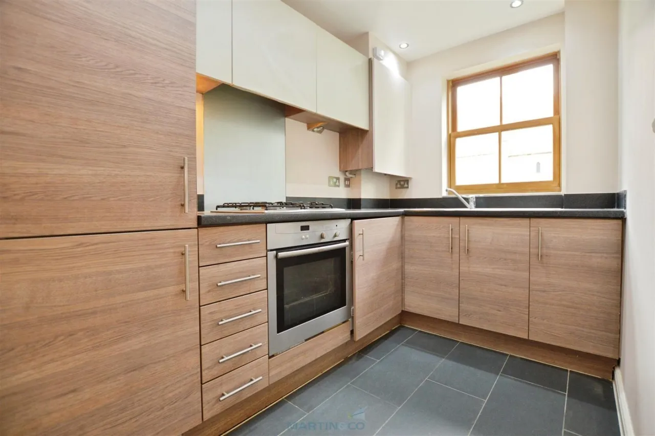 Coopers Road, DA11, photo 9