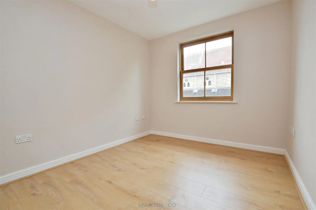 Coopers Road, DA11, photo 5