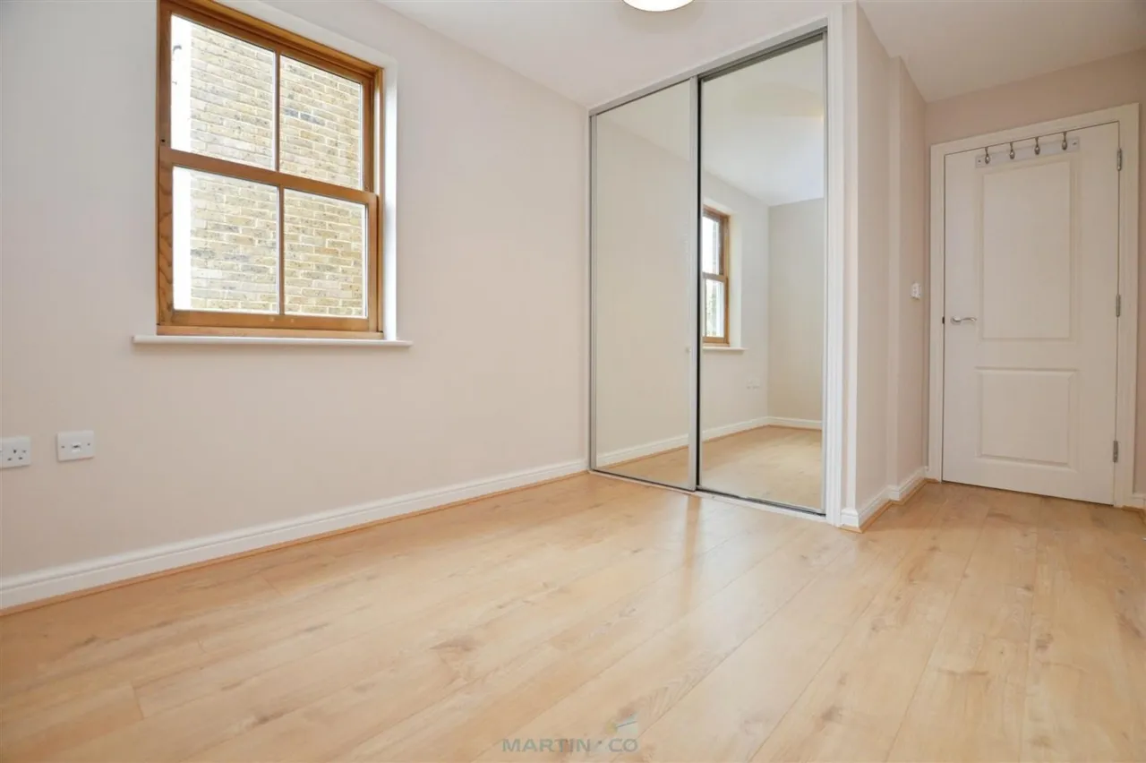 Coopers Road, DA11, photo 10