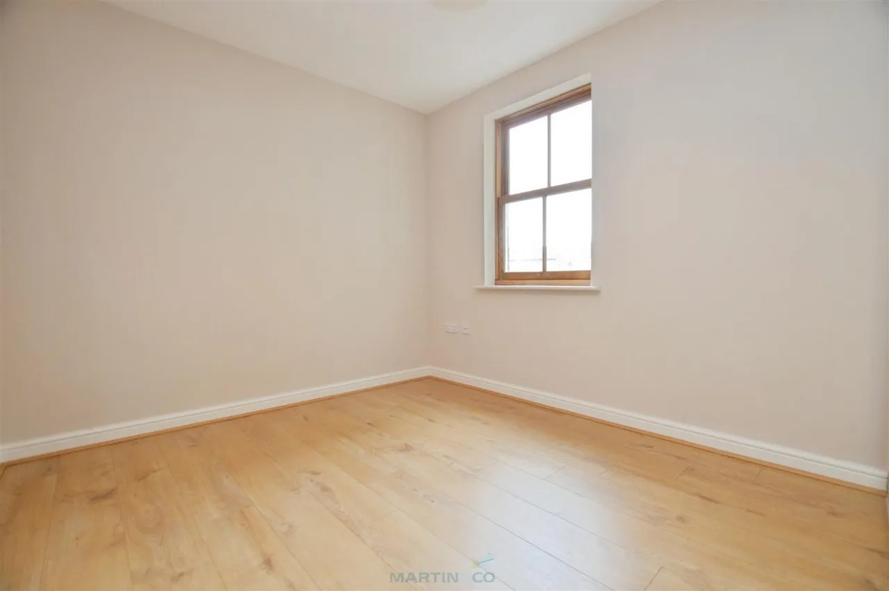 Coopers Road, DA11, photo 11