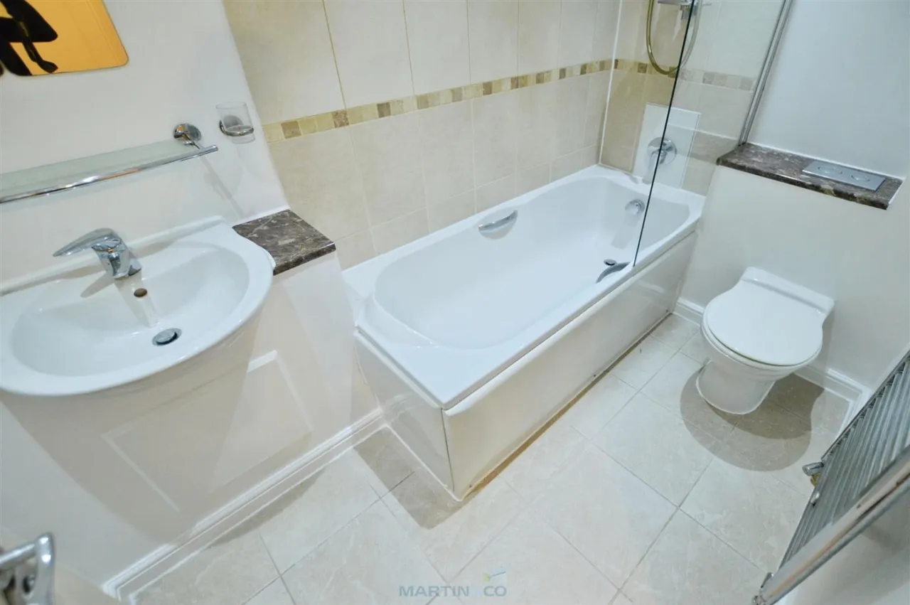 Coopers Road, DA11, photo 3