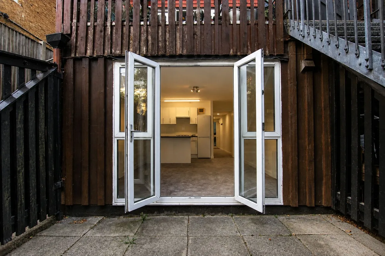 Clarendon Road, Wallington, photo 12