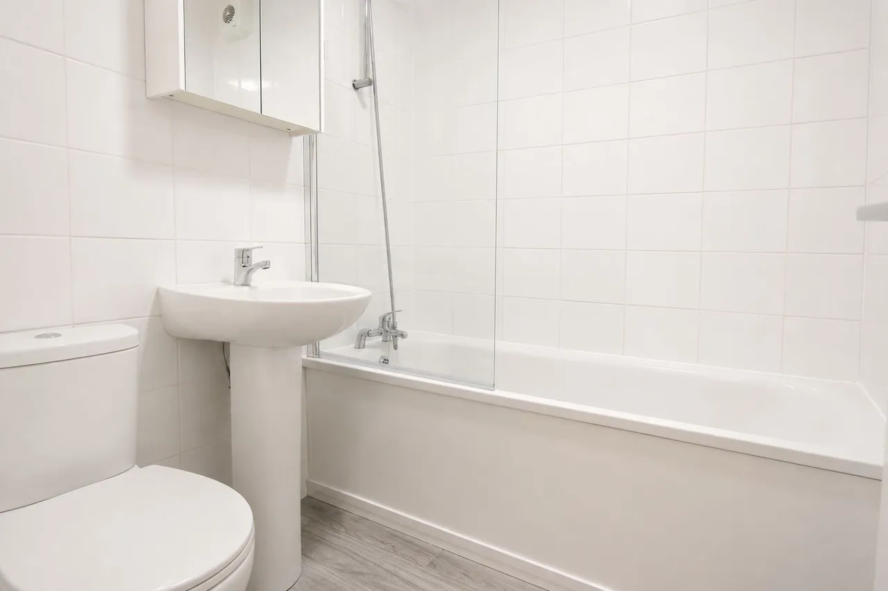 Clarendon Road, Wallington, photo 10