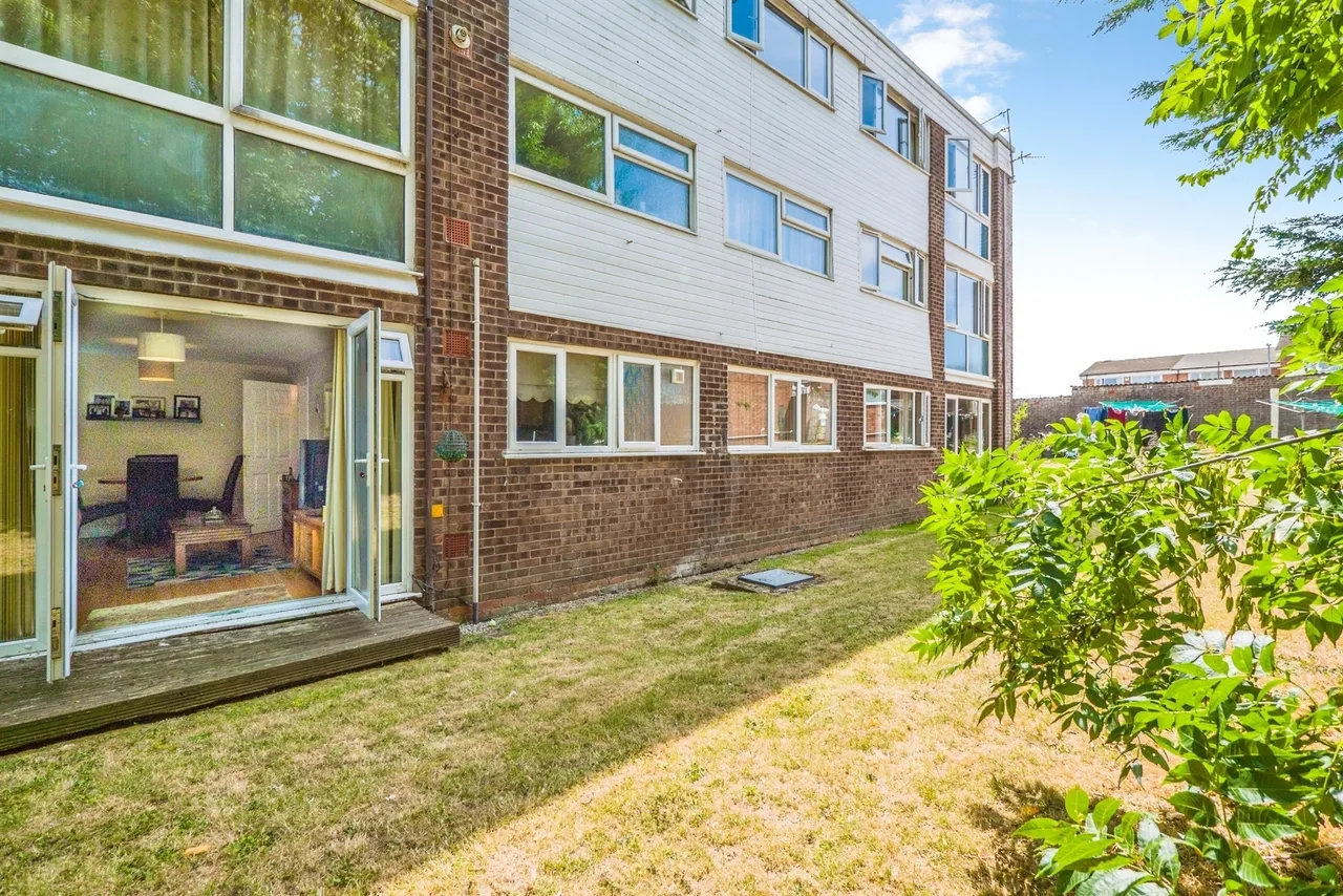 1 bed flat for sale — Glenwood, Llanedeyrn, Cardiff