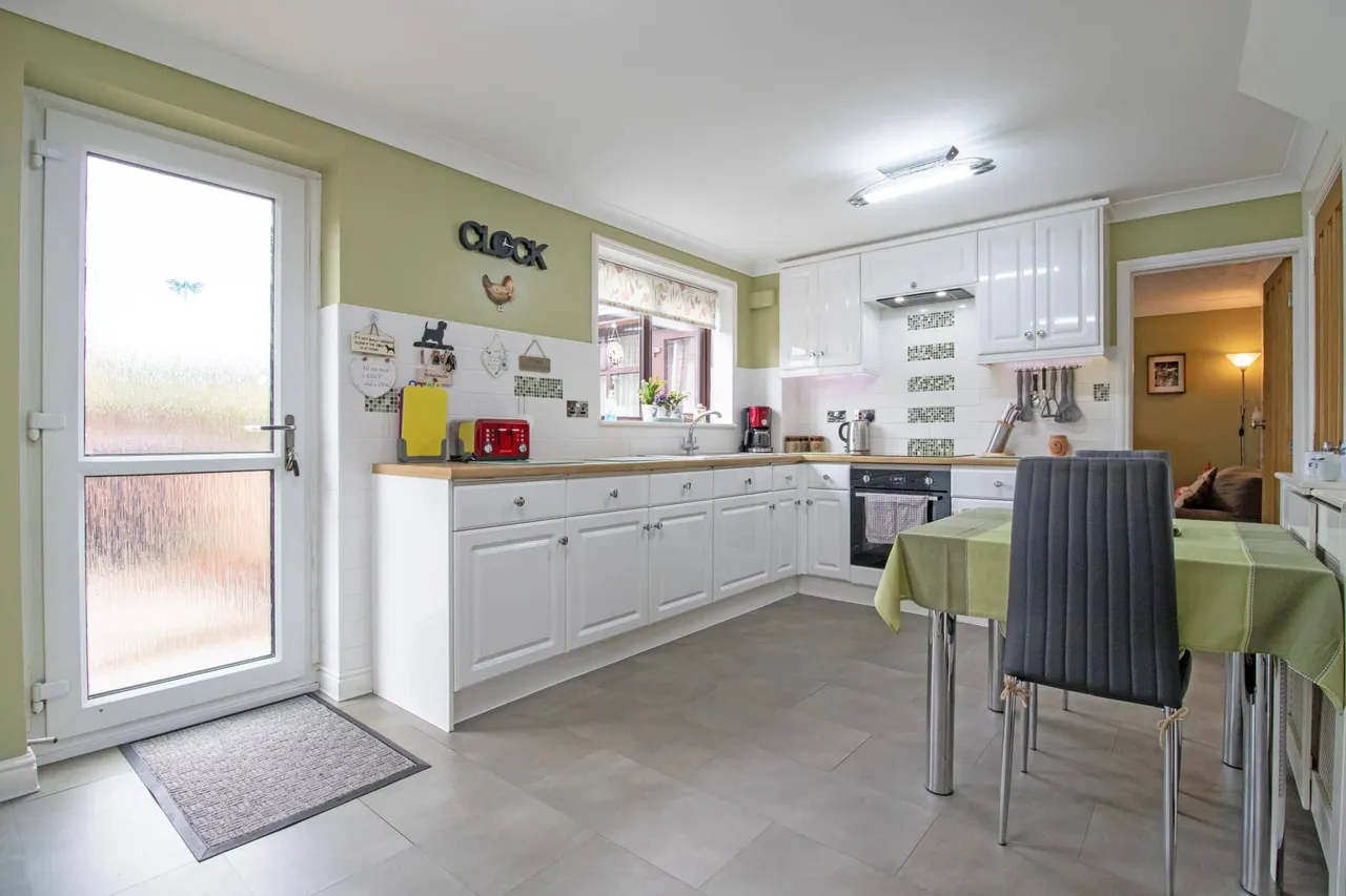 Priory Way, Lea, DN21, photo 8