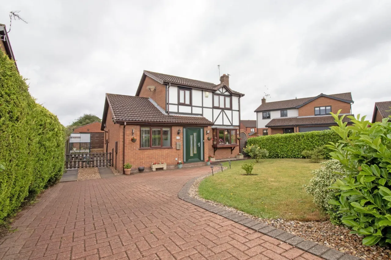 4 bed house for sale, Priory Way, Lea, DN21