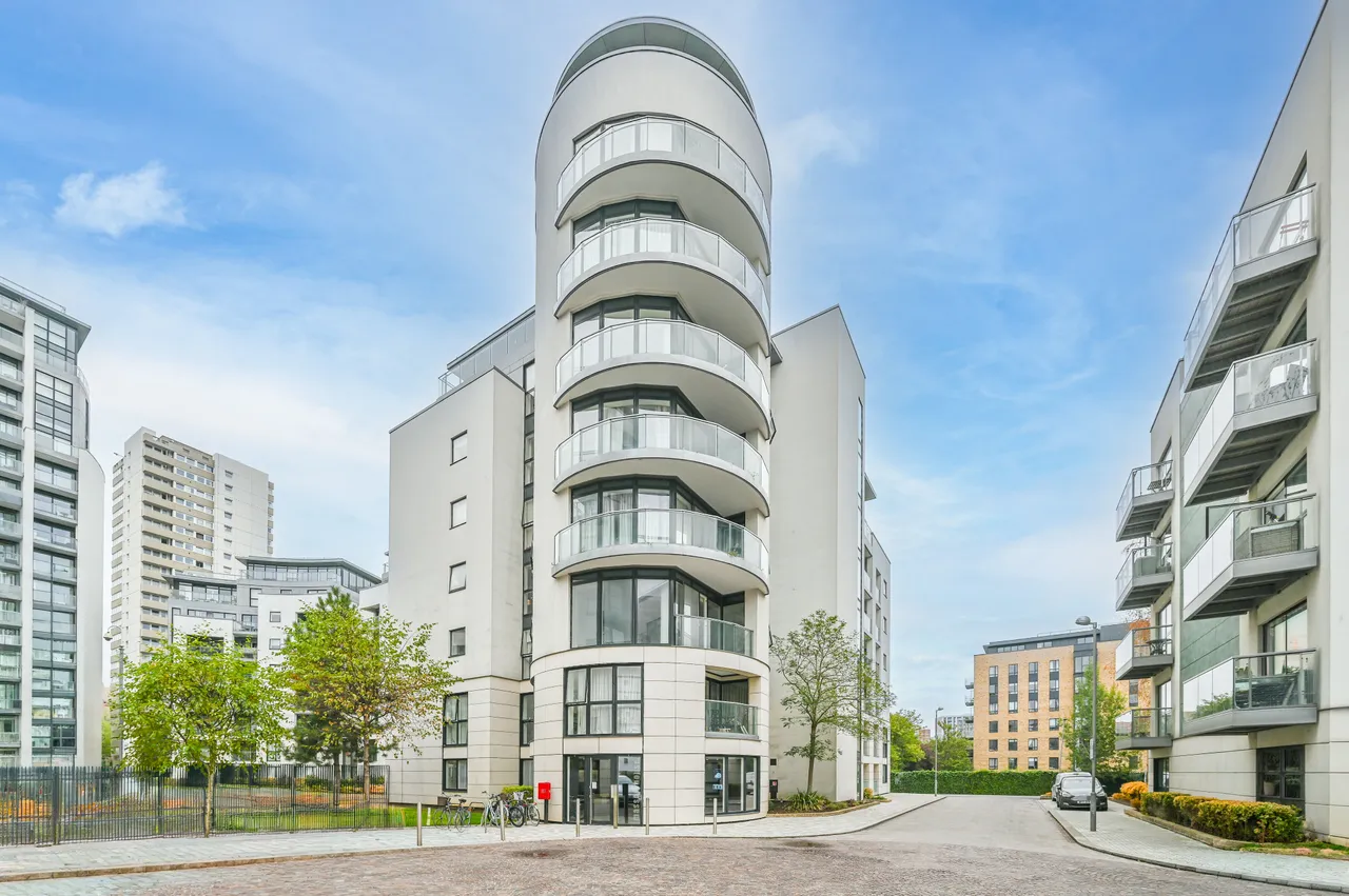 1 bed flat to rent — 3 Masson House, Pump House Crescent, Brentford