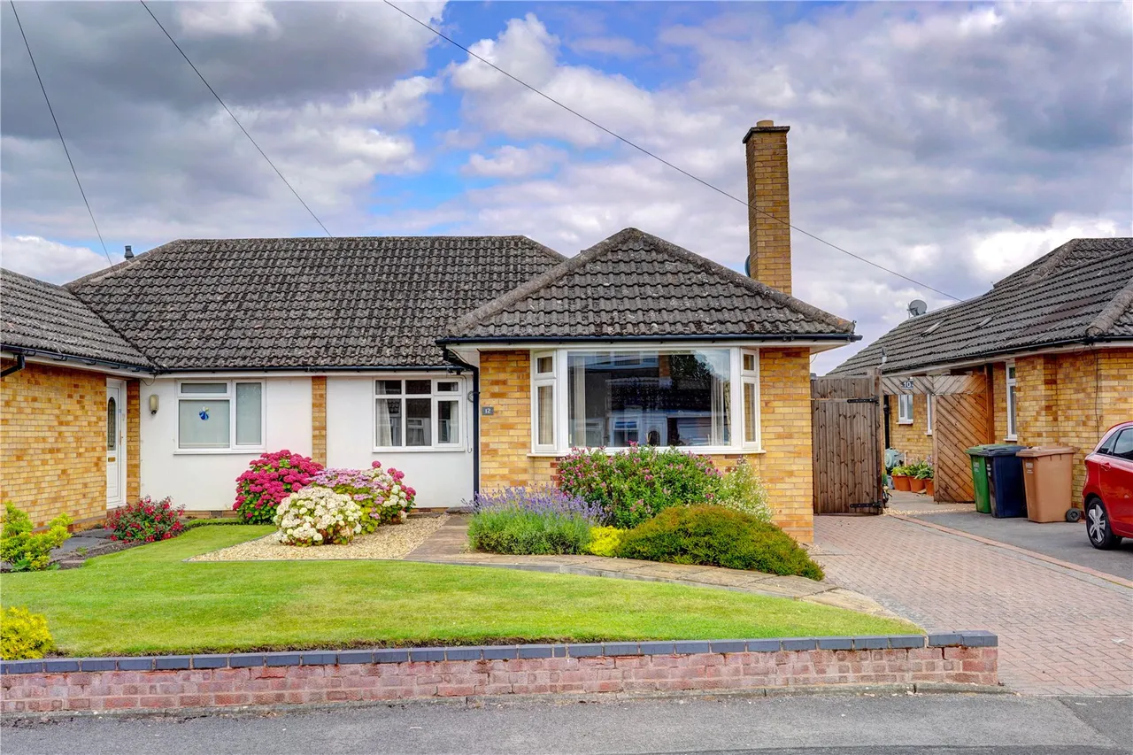 2 bed house for sale — Petersfield Drive, Droitwich, Worcestershire, WR9 7AR