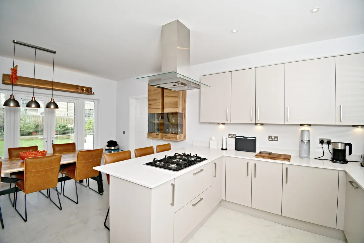 Westwood Court, Irvine, KA11, photo 6