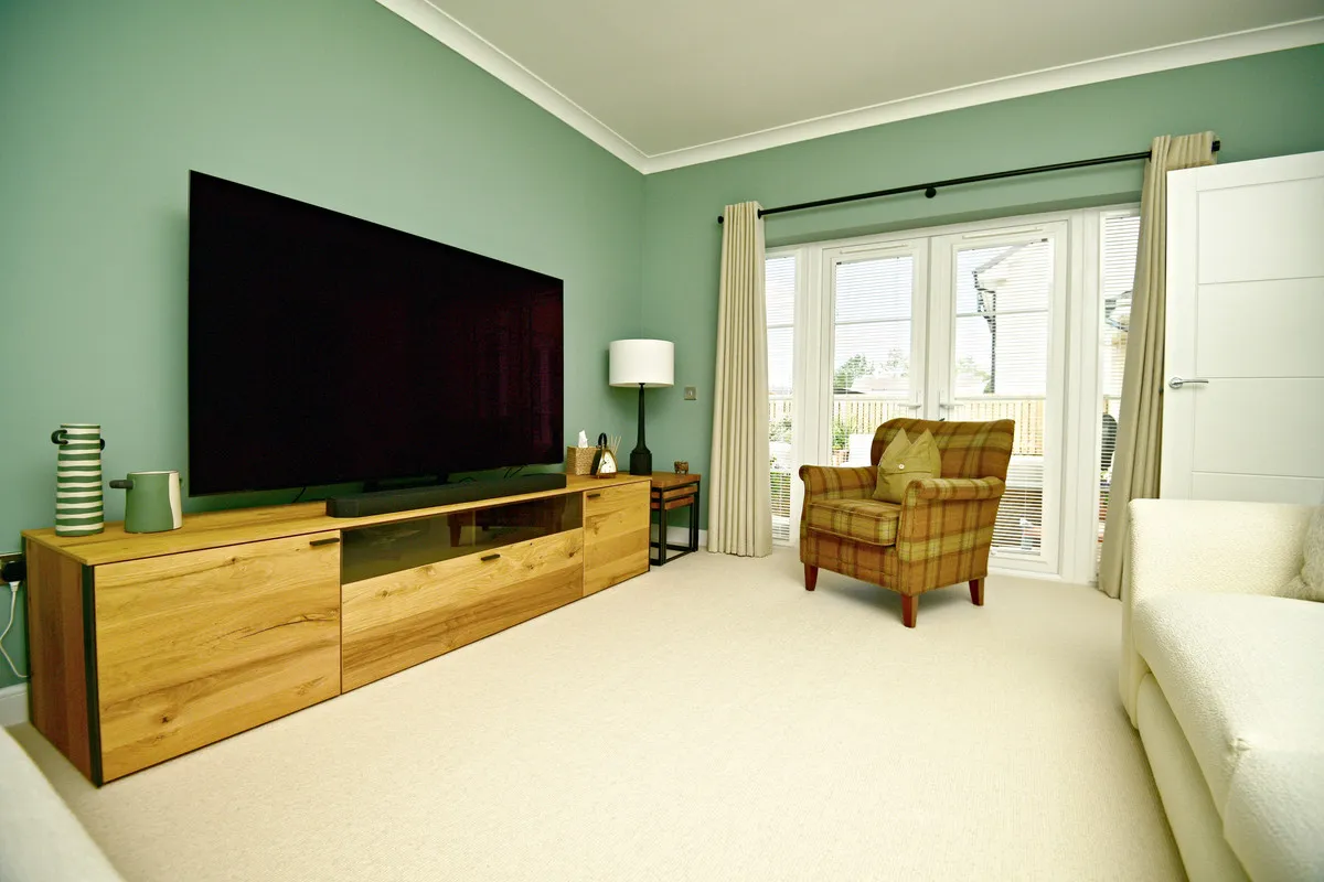 Westwood Court, Irvine, KA11, photo 4