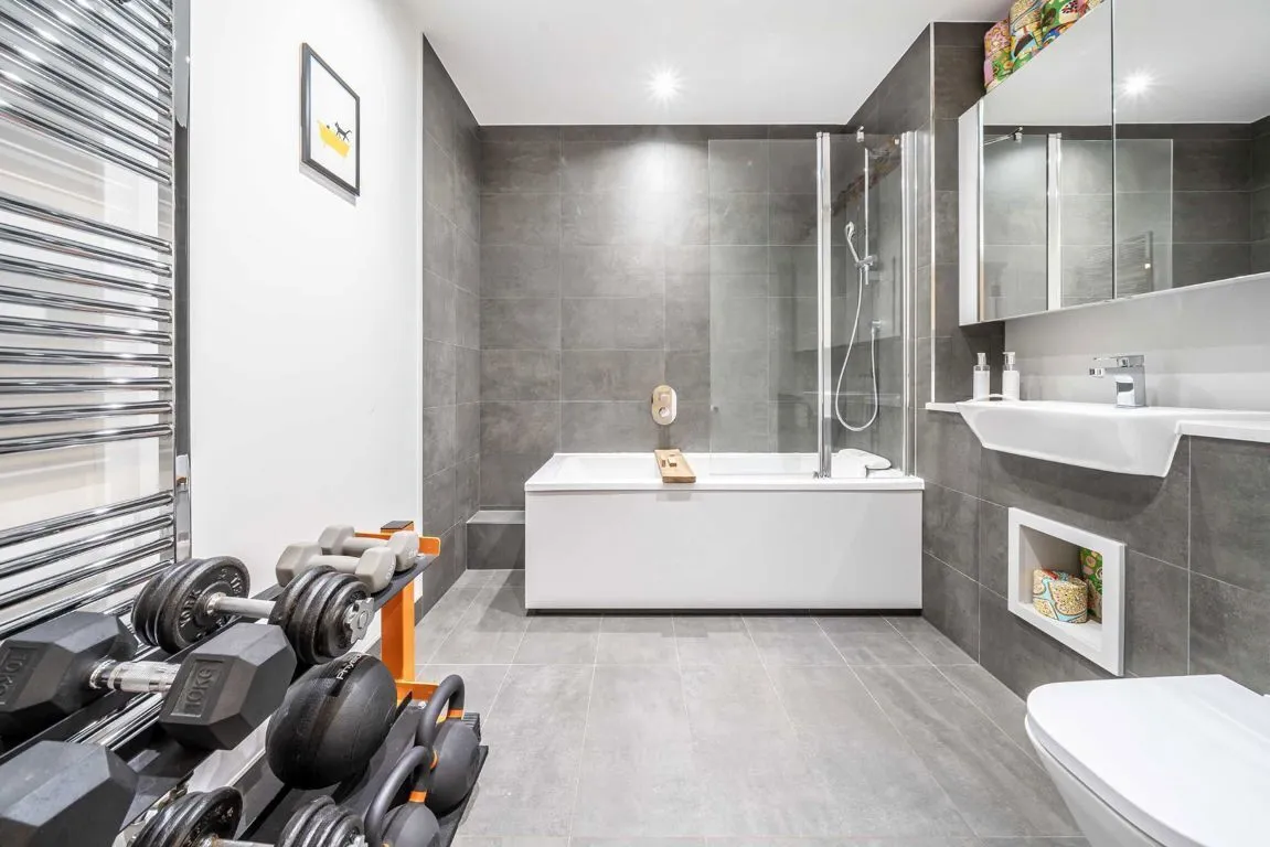 Selbourne Avenue, TW3, photo 8
