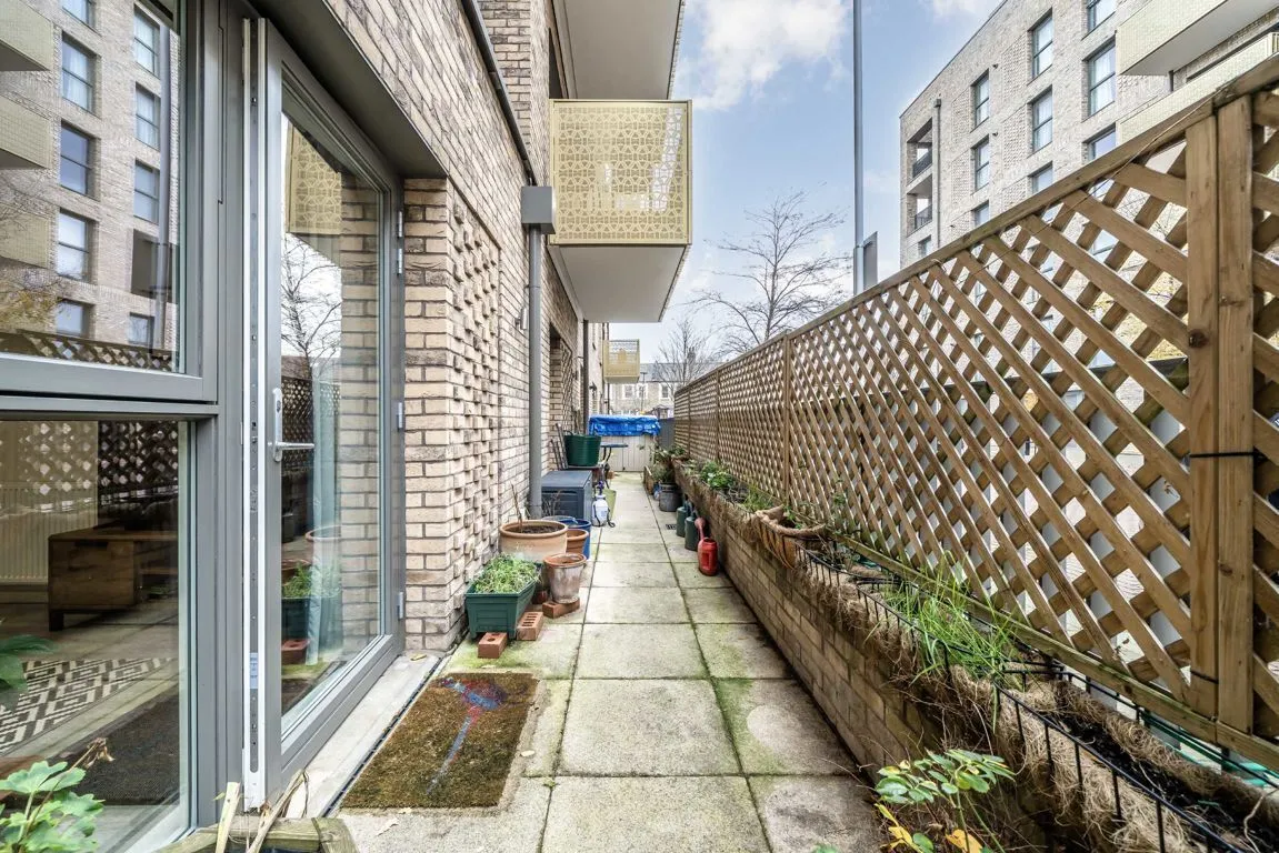 Selbourne Avenue, TW3, photo 9