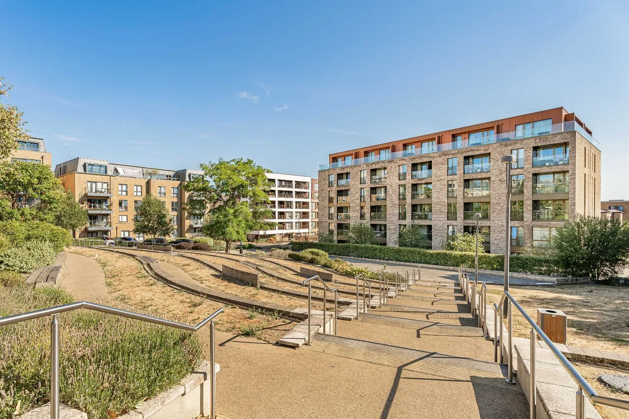 Royal Engineers Way, London, NW7, photo 17