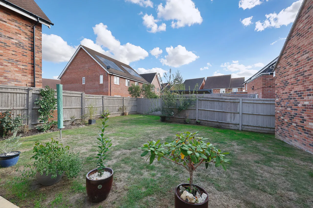 Drewell Close, Horley, RH6, photo 11