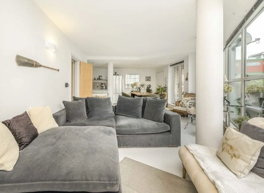 London Road, Brentford, TW8, photo 7